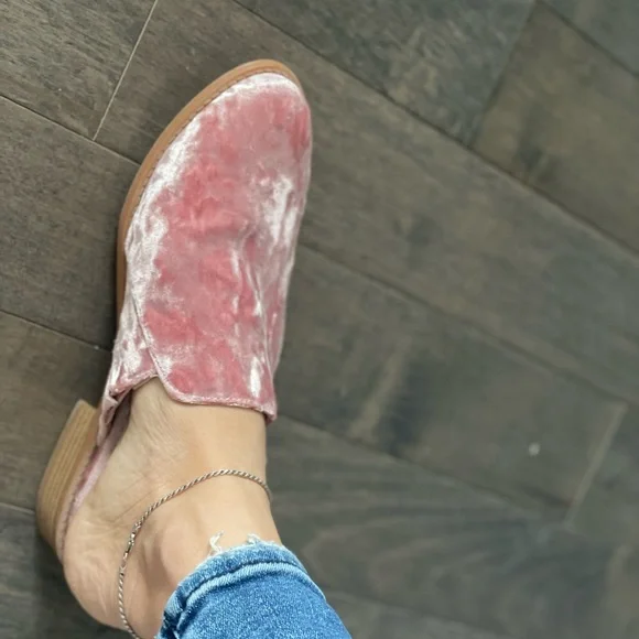 Seychelles crushed velvet slip on shoe size 6 - Picture 1 of 4